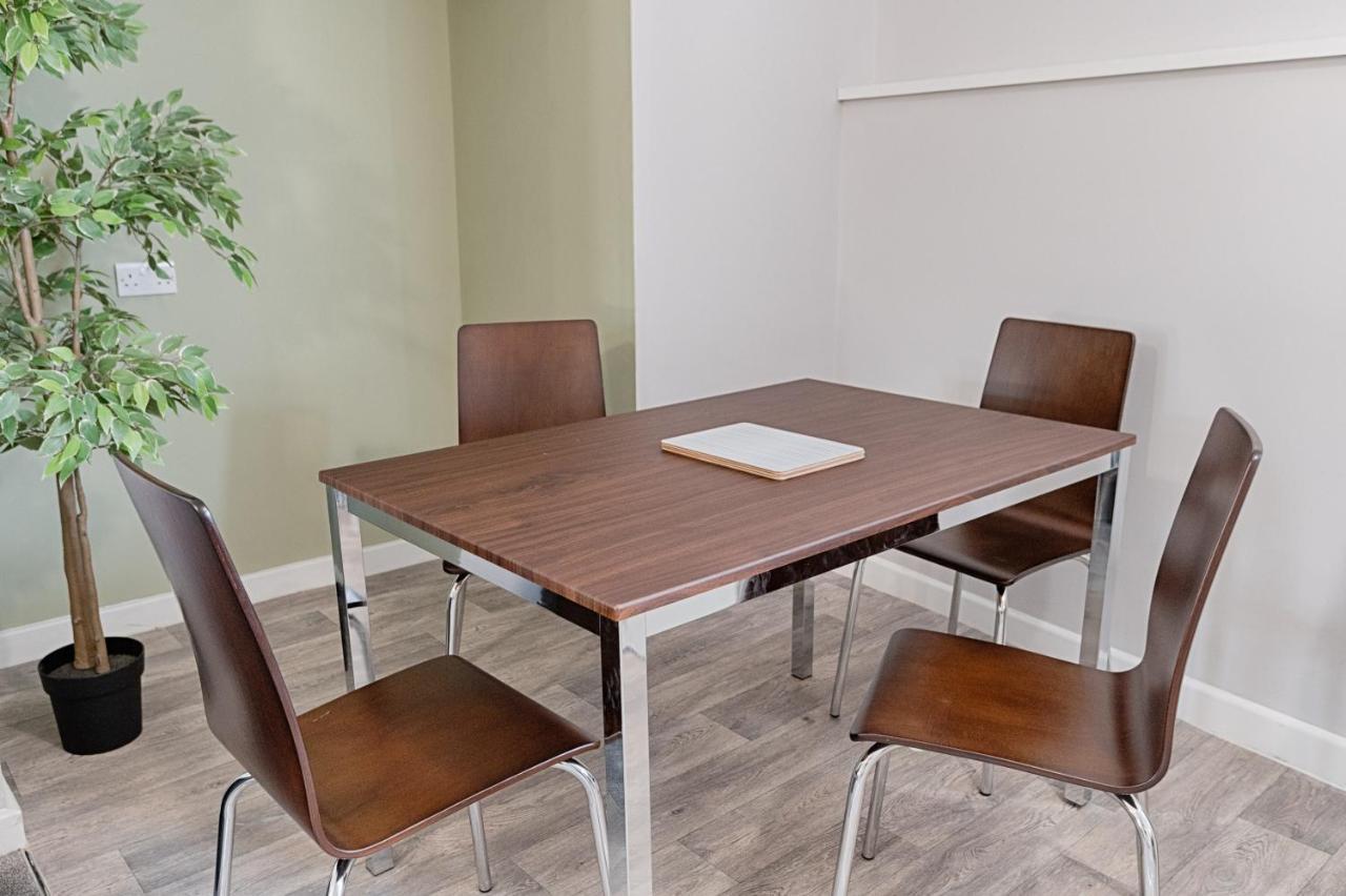 Copper House Aparthotel Суонзи Екстериор снимка